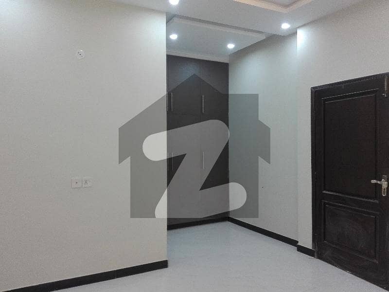 ائیر لائن ہاؤسنگ سوسائٹی لاہور میں 5 کمروں کا 1 کنال مکان 5.5 کروڑ میں برائے فروخت۔