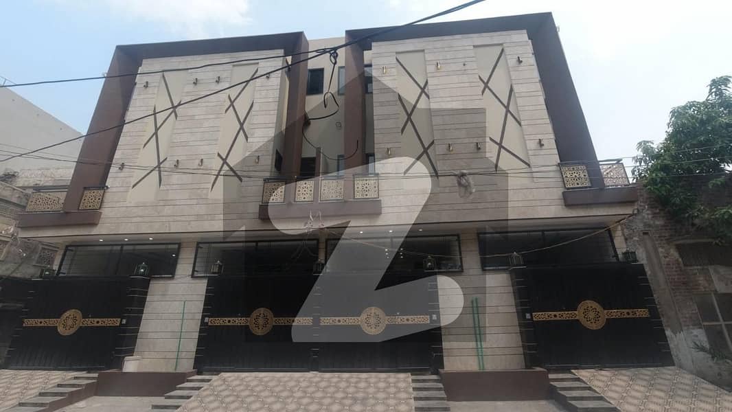 Prime Location House Of 3 Marla In Islamia Park For Sale