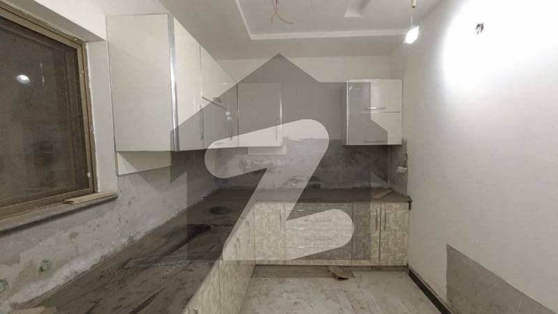 سادات کالونی سمن آباد لاہور میں 5 کمروں کا 5 مرلہ مکان 2.65 کروڑ میں برائے فروخت۔