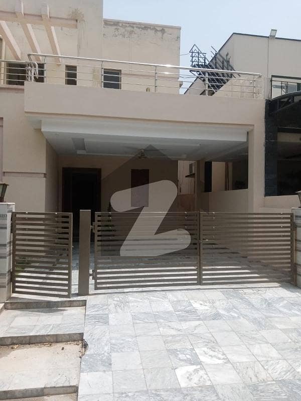 08 Marla Beautiful House Available For Rent At Reasonable Price In Divine Garden | B Block
