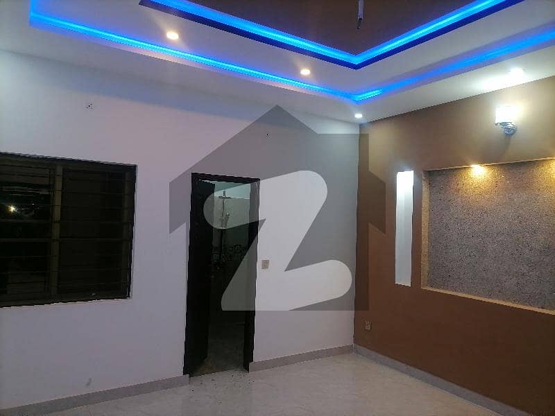 گلشنِِِ راوی ۔ بلاک بی گلشنِ راوی لاہور میں 5 کمروں کا 9 مرلہ مکان 3.5 کروڑ میں برائے فروخت۔