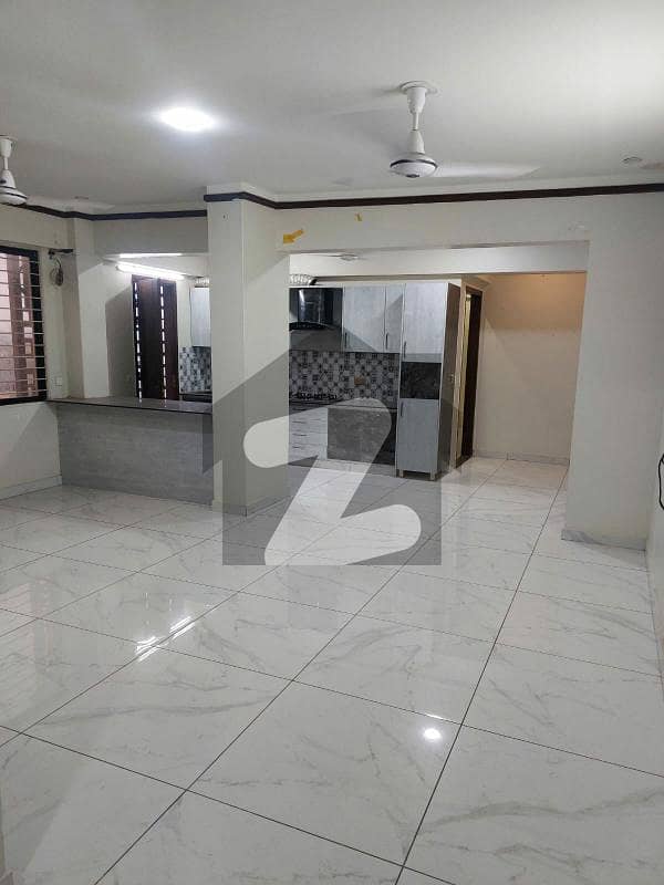 کلفٹن ۔ بلاک 9 کلفٹن,کراچی میں 2 کمروں کا 5 مرلہ فلیٹ 3.75 کروڑ میں برائے فروخت۔