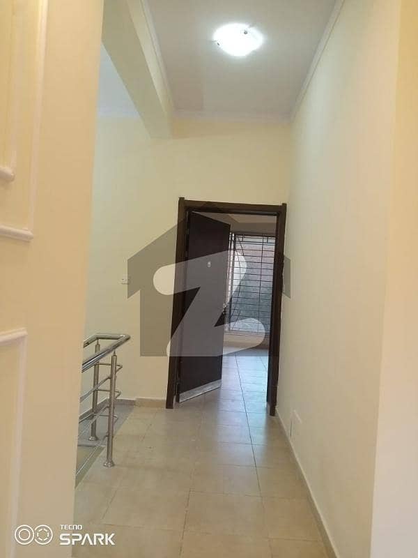 Out Class Defence Villa For Rent Near Mosque