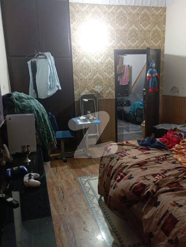 حسن ٹاؤن لاہور میں 3 کمروں کا 5 مرلہ مکان 1.6 کروڑ میں برائے فروخت۔