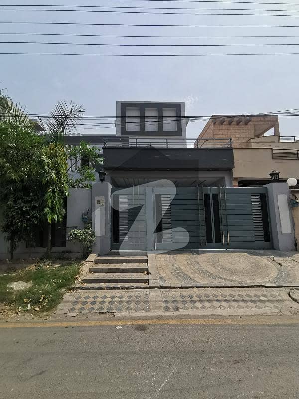 1 Kanal House Available For Rent For Office And Other Commercial Use