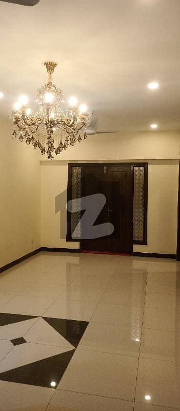 4 BED DD WEST OPEN FLAT AVAILABLE FOR RENT AT COSMOPOLITAN SOCIETY
