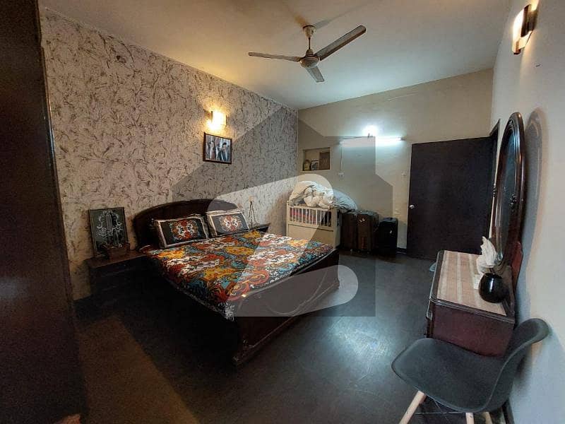 گلبرگ 3 - بلاک ای1 گلبرگ 3 گلبرگ لاہور میں 4 کمروں کا 10 مرلہ مکان 4.5 کروڑ میں برائے فروخت۔