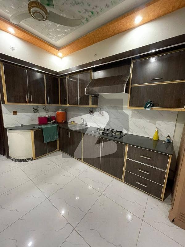 رنگ پورہ روڈ سیالکوٹ میں 4 کمروں کا 3 مرلہ مکان 1.25 کروڑ میں برائے فروخت۔
