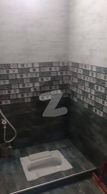 امین ٹاؤن فیصل آباد میں 6 کمروں کا 9 مرلہ مکان 2.6 کروڑ میں برائے فروخت۔