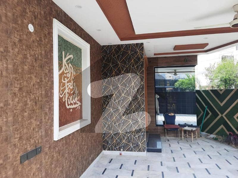نشیمنِ اقبال فیز 1 نشیمنِ اقبال,لاہور میں 5 کمروں کا 10 مرلہ مکان 4.6 کروڑ میں برائے فروخت۔