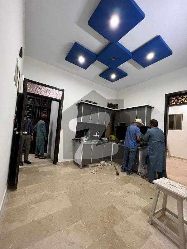زینت آباد سکیم 33 کراچی میں 2 کمروں کا 3 مرلہ فلیٹ 48 لاکھ میں برائے فروخت۔