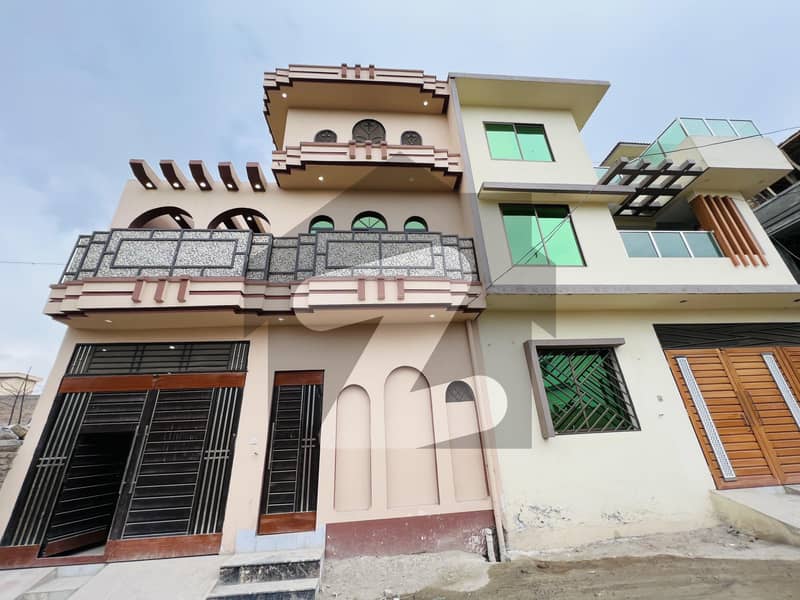 ورسک روڈ پشاور میں 5 کمروں کا 3 مرلہ مکان 1.25 کروڑ میں برائے فروخت۔