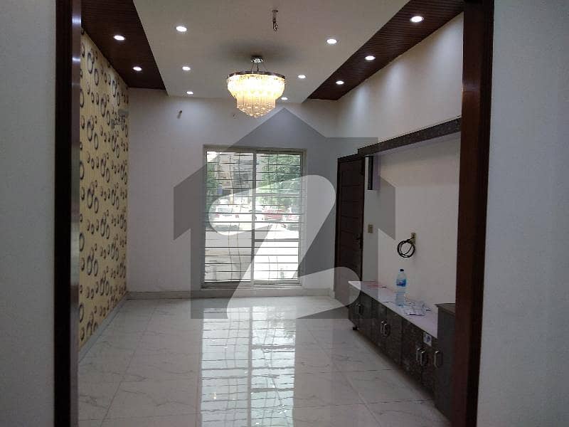 5 Marla Upper Portion Ideally Situated In Paragon City