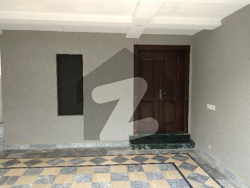 House Of 10 Marla In Paragon City For rent