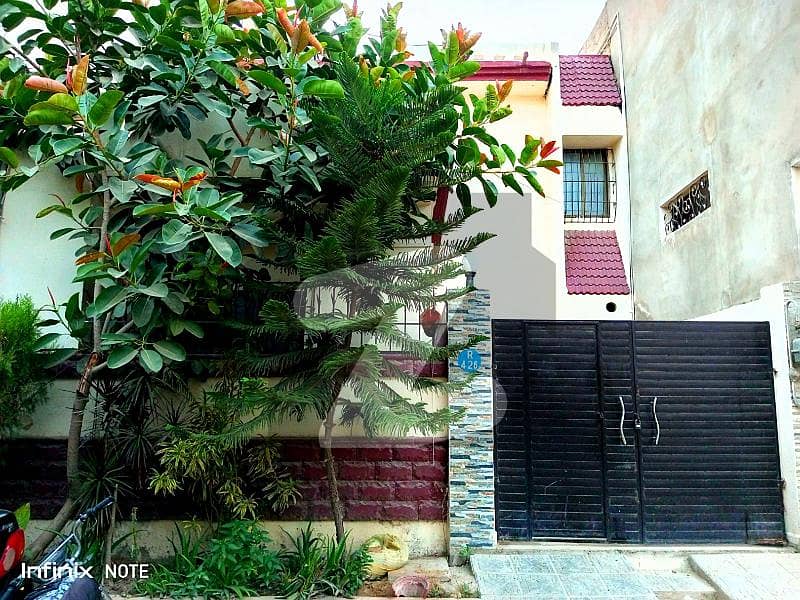 صنوبر ٹوِن ٹاور سعدی روڈ,کراچی میں 4 کمروں کا 5 مرلہ مکان 2.0 کروڑ میں برائے فروخت۔