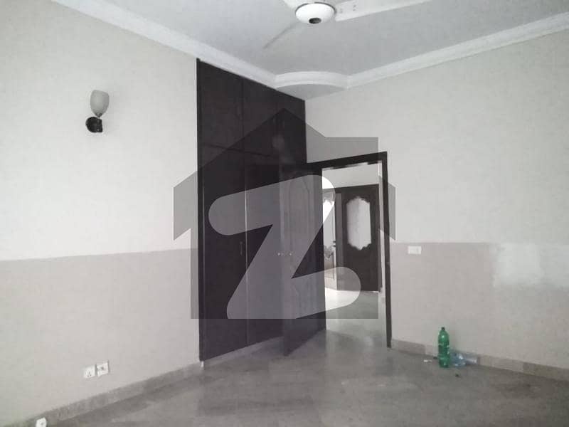 House Of 1.5 Kanal For rent In Model Town Model Town, Lahore ID46072041