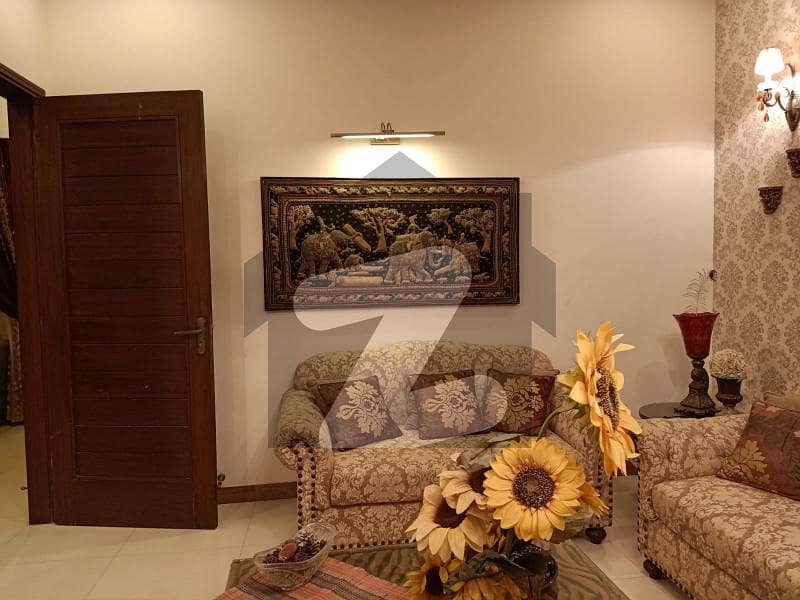 کلفٹن ۔ بلاک 8 کلفٹن,کراچی میں 4 کمروں کا 10 مرلہ مکان 7.5 کروڑ میں برائے فروخت۔