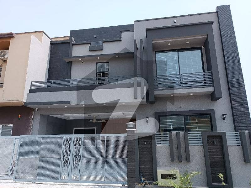 Beautiful 10 Marla Modern House For Sale In Zaraj Housing Society