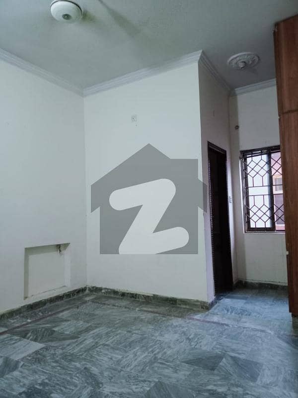 5 Marla upper portion available for rent in Pakistan Town