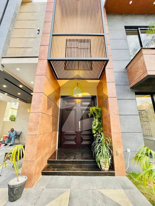 01 KANAL ONE OF THE FINEST BUILT QUILTY HOUSE FOR SALE DHA Defence