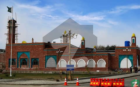 5 Marla Hot Location Plaza For Sale In Bahria Town Lahore Sector C