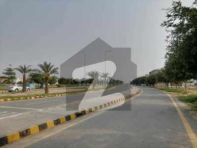 ڈی ایچ اے 9 ٹاؤن ۔ بلاک بی ڈی ایچ اے 9 ٹاؤن ڈیفنس (ڈی ایچ اے) لاہور میں 5 مرلہ رہائشی پلاٹ 72 لاکھ میں برائے فروخت۔