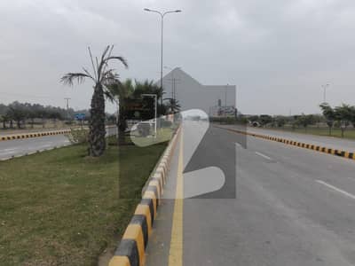 لاہور موٹر وے سٹی ۔ بلاک آر لاھور موٹروے سٹی,لاہور میں 5 مرلہ رہائشی پلاٹ 30.0 لاکھ میں برائے فروخت۔