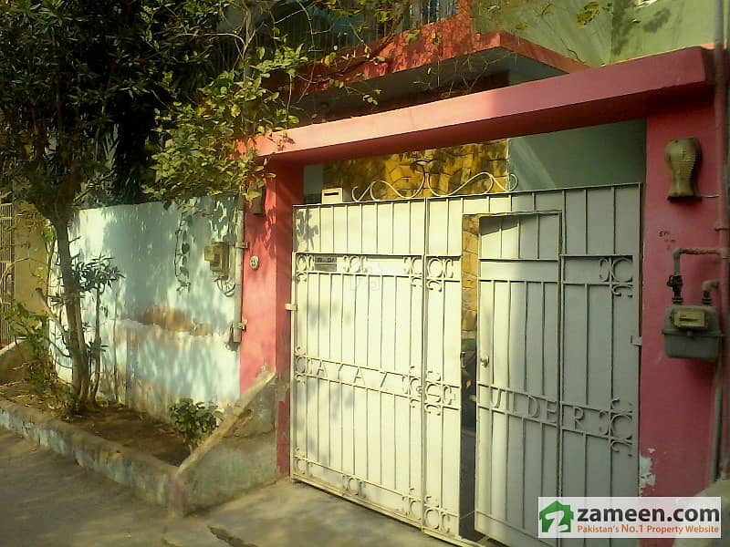 Ayaz Town Block 2 Gulshaneiqbal 120 Square Yards House For Sale