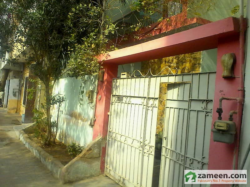 Ayaz Town Block 2 Gulshaneiqbal 120 Square Yards House For Sale