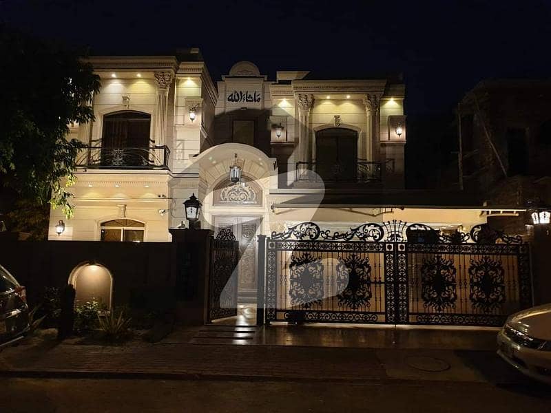 Victorian House 22 Marla upper portion available for Rent