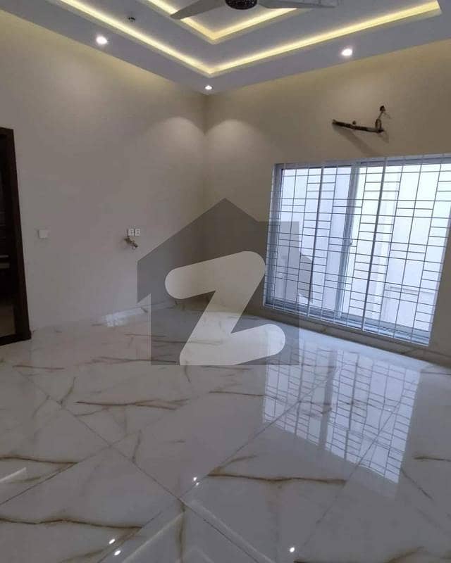 ڈیوائن گارڈنز ۔ بلاک بی ڈیوائن گارڈنز لاہور میں 4 کمروں کا 10 مرلہ مکان 1.2 لاکھ میں کرایہ پر دستیاب ہے۔