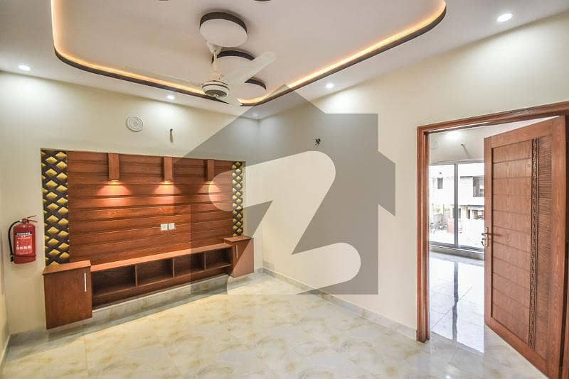 Single Bedroom with Kitchen and Lounge Available for Rent in DHA Single Bedroom with Kitchen and Lounge Available for Rent in DHA