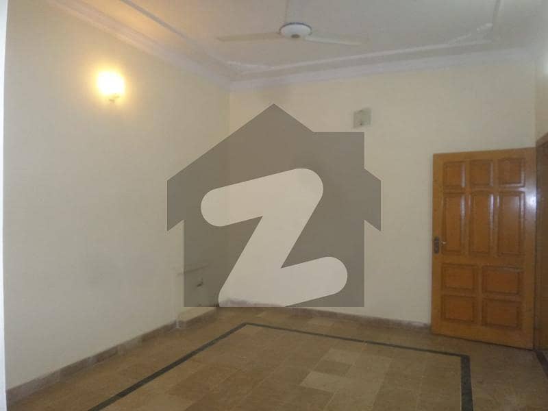 مارگلہ ٹاؤن اسلام آباد میں 4 کمروں کا 7 مرلہ مکان 3.6 کروڑ میں برائے فروخت۔