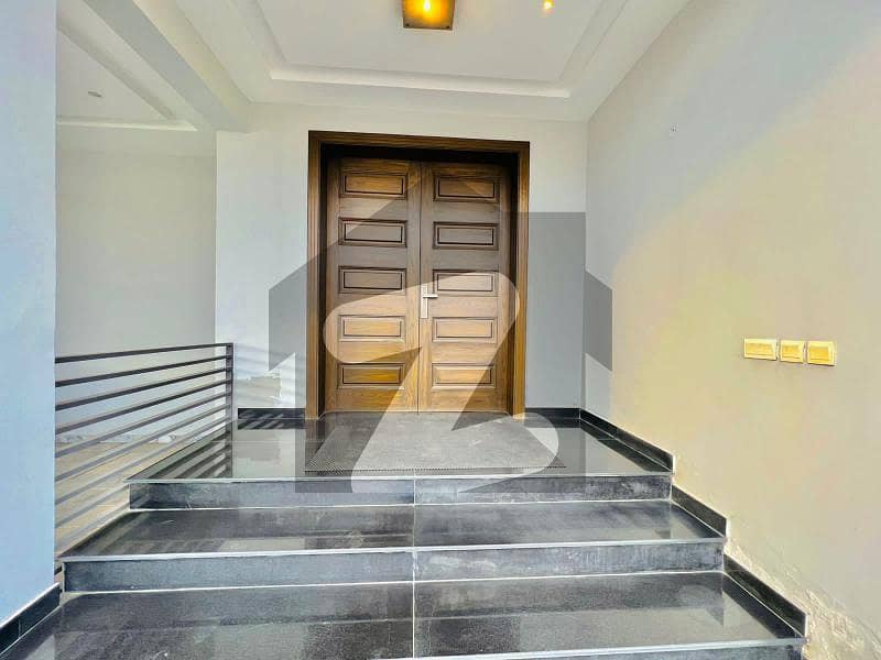 1.5 KANAL MOST LUXRIOUS FURNISHED HOUSE FOR SALE