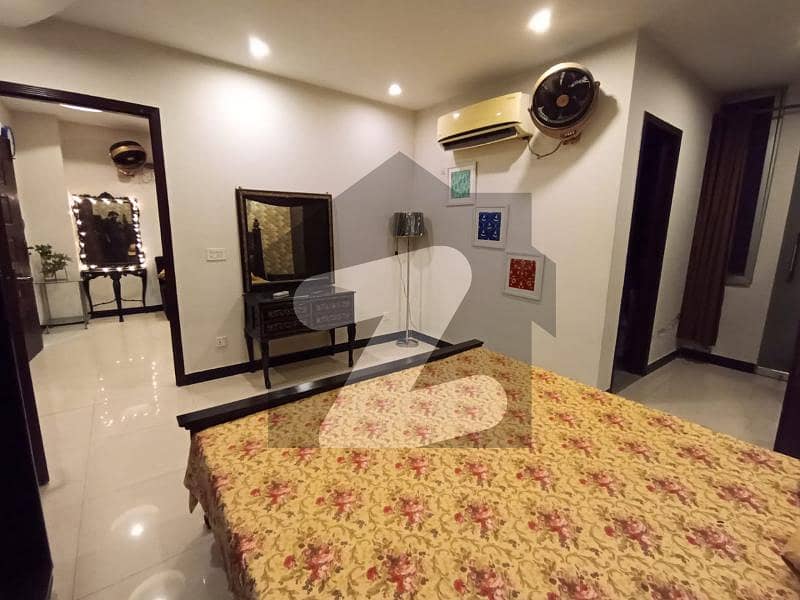520 Square Feet Flat In Beautiful Location Of Bahria Town - Sector D In Lahore