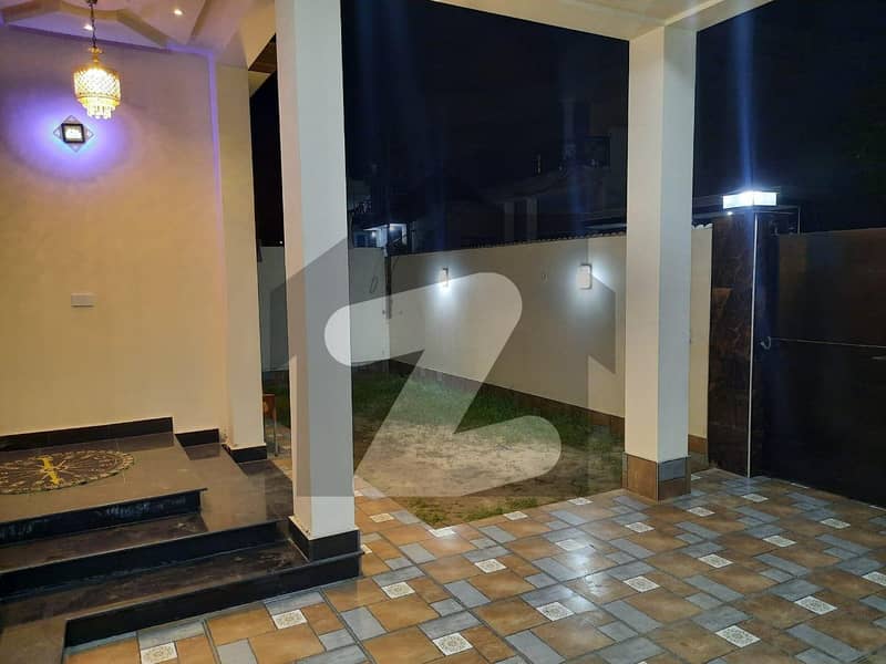 15 Marla House Situated In Saeed Colony For sale