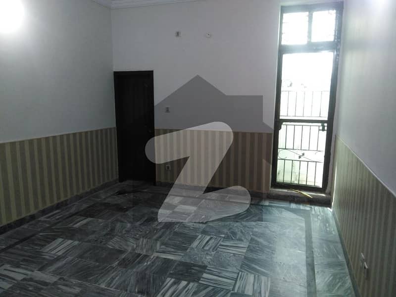 Ideal Upper Portion In Sher Zaman Colony Available For