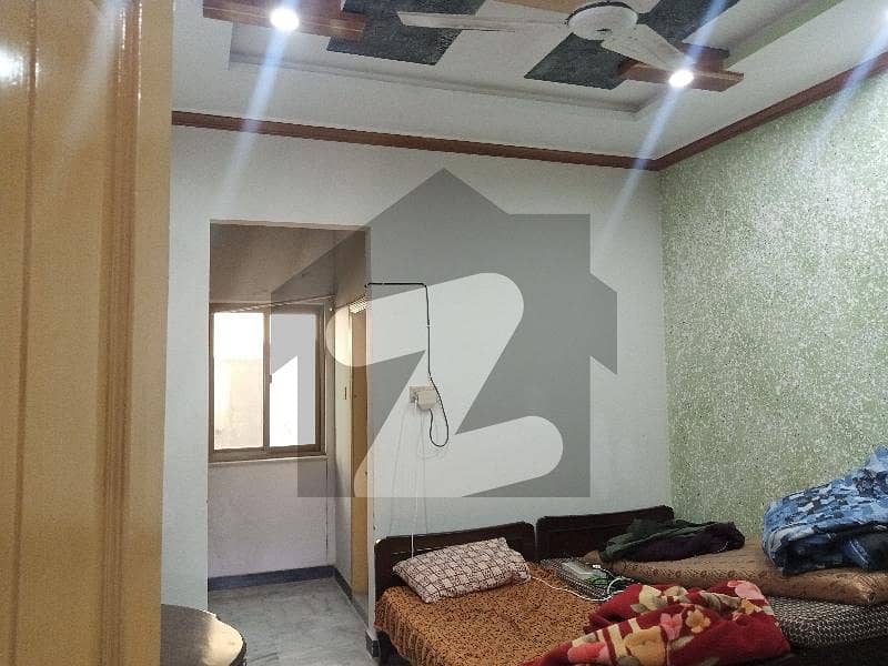 حیات آباد فیز 1 - ڈی4 حیات آباد فیز 1,حیات آباد,پشاور میں 3 کمروں کا 5 مرلہ بالائی پورشن 45.0 ہزار میں کرایہ پر دستیاب ہے۔