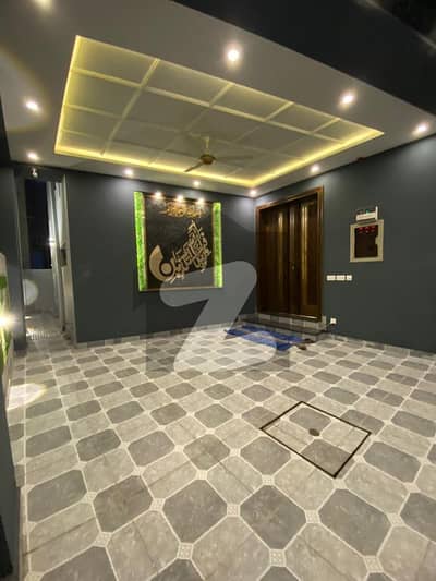 ایچ اینڈ ایس ہوٹلز نورجہاں روڈ لاہور میں 1 کمرے کا 3 مرلہ فلیٹ 75 لاکھ میں برائے فروخت۔