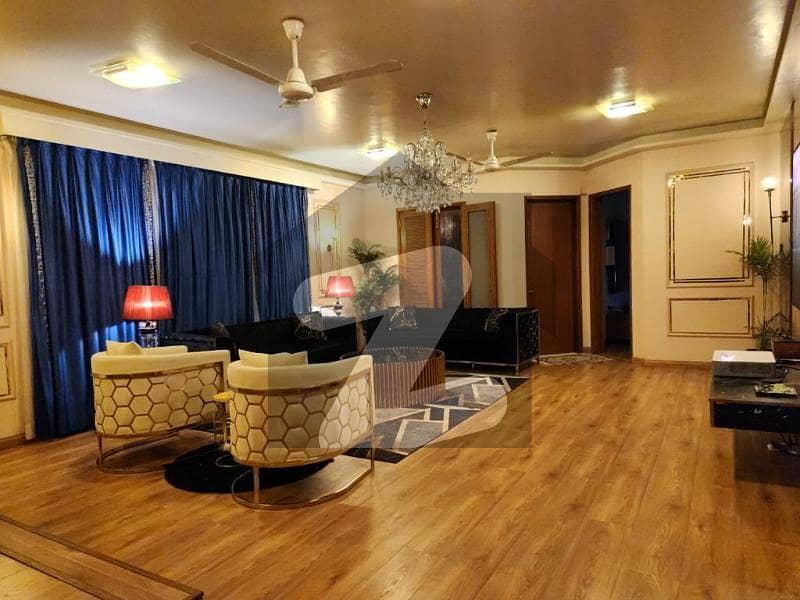 ڈی ایچ اے فیز 5 ڈی ایچ اے ڈیفینس,کراچی میں 6 کمروں کا 1 کنال مکان 12.6 کروڑ میں برائے فروخت۔
