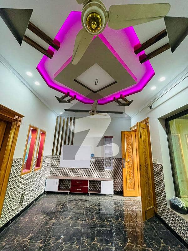 ریگی ماڈل ٹاؤن فیز 3 ریگی ماڈل ٹاؤن,پشاور میں 5 کمروں کا 5 مرلہ مکان 48.0 ہزار میں کرایہ پر دستیاب ہے۔