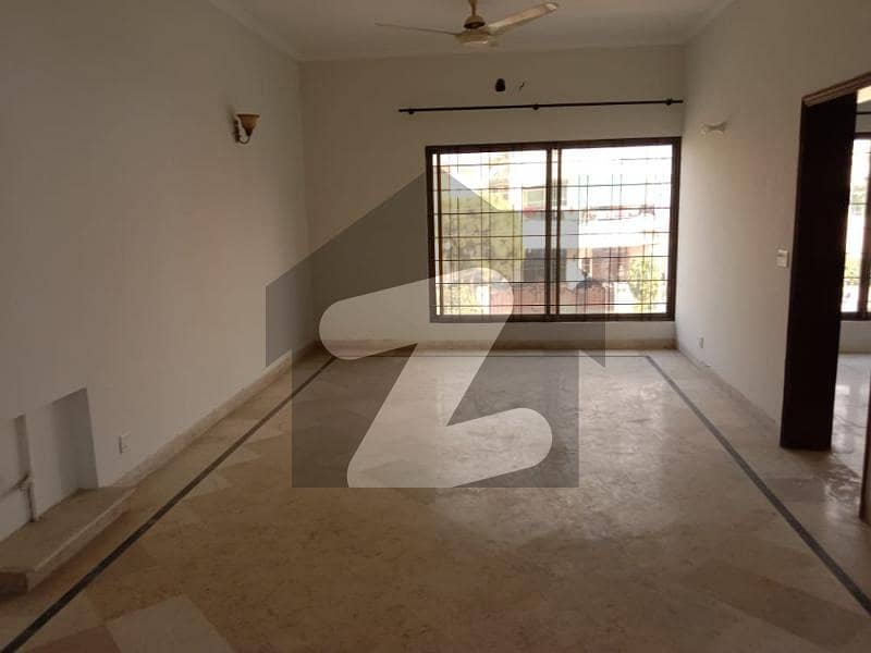 ایڈن سٹی - بلاک بی ایڈن سٹی ایڈن لاہور میں 2 کمروں کا 10 مرلہ بالائی پورشن 53 ہزار میں کرایہ پر دستیاب ہے۔