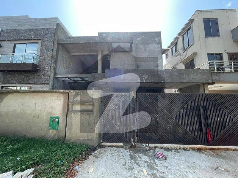 10 MARLA GREY STRUCTURE HOUSE FOR SALE IN JANIPER BLOCK BAHRIA TOWN