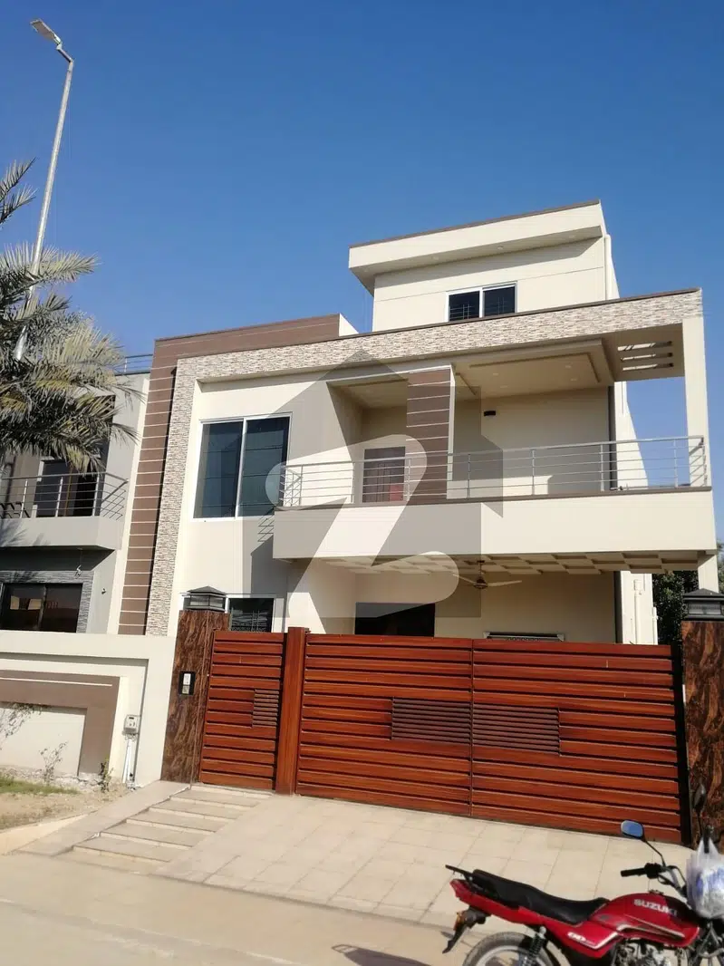 House For sale In Citi Housing Society