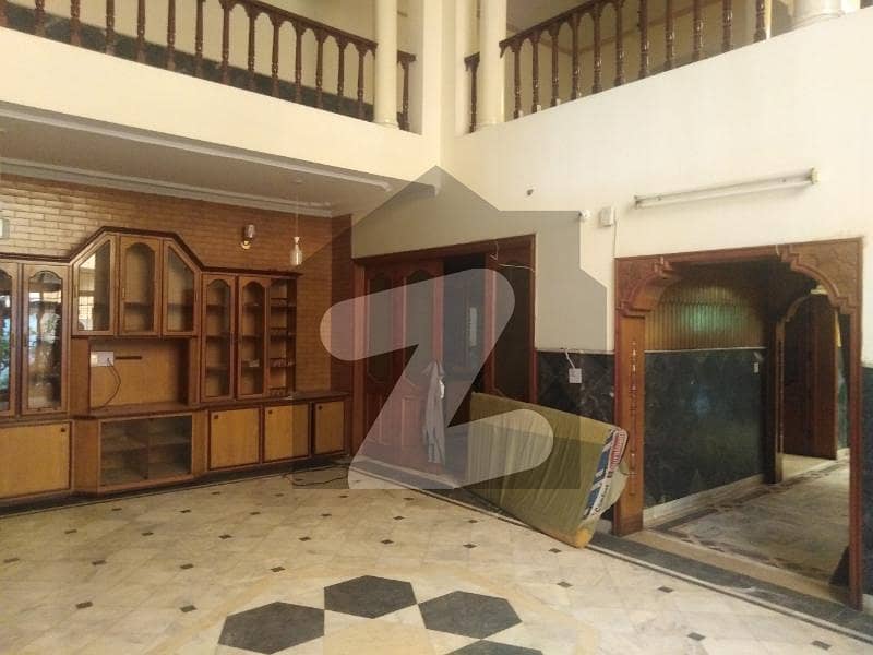 Model Town - Block F 2 Kanal House Up For rent