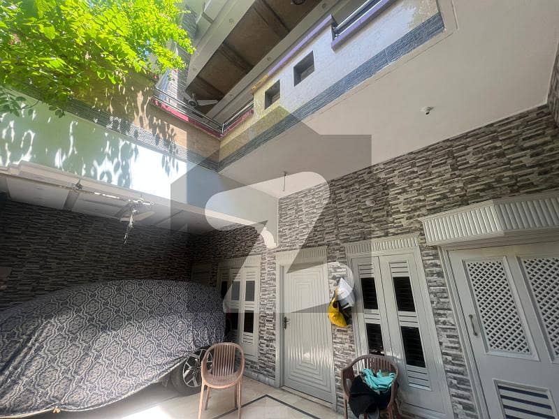 کریم ٹاؤن فیصل آباد میں 3 کمروں کا 7 مرلہ مکان 1.75 کروڑ میں برائے فروخت۔