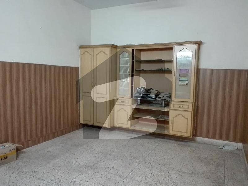 5 Marla Lower Portion For rent In Gosha-e-Ahbab
