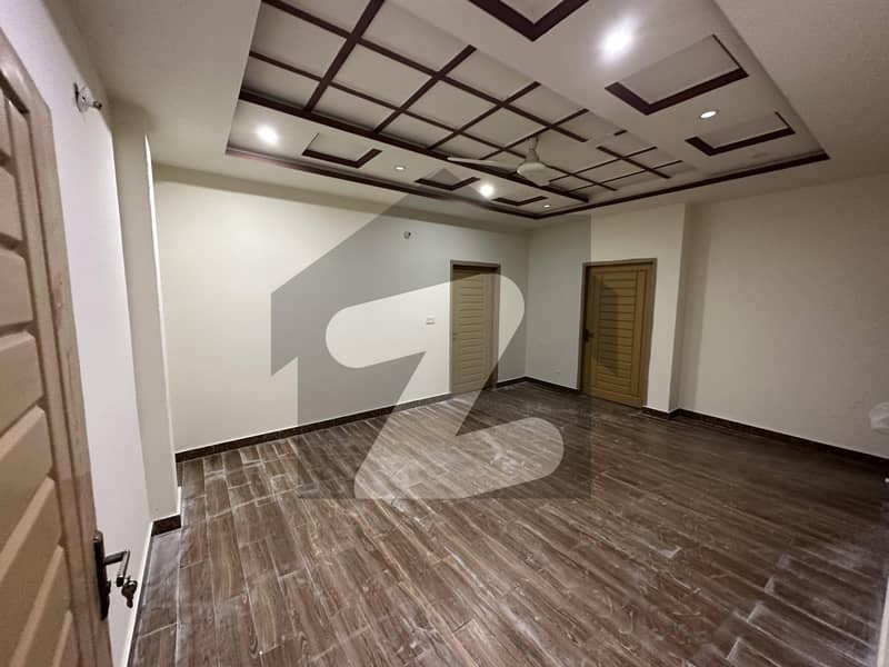 Dc colony chanab markit flat for rent with gas