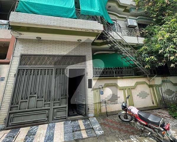 Johar Town Phase 2 - Block L House For rent Sized 5 Marla