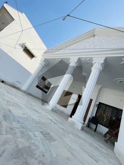 گلستانِ سجاد روڈ حیدر آباد میں 5 کمروں کا 1 مرلہ مکان 2.2 کروڑ میں برائے فروخت۔